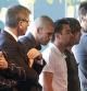El presidente del FC Barcelona, Josep María Bartomeu, el segundo entrendor Jordi Roura y los jugadores Víctor Valdés , Xavi Hernández y Carles Puyol,i-d., junto al resto del club y jugadores durante el homenaje que se le está rindiendo al exentrenador del equipo Tito Vilanova, que falleció ayer, a los 45 años de edad, como consecuencia de un cáncer, para lo que se ha habilitado un espacio en la tribuna principal del Camp Nou