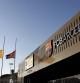 Las banderas del Camp Nou ondean desde ayer a media asta por la muerte de Tito Vilanova