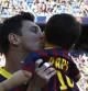 Messi besa a su hijo Thiago antes del Barça Getafe