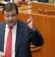 El secretario general del PSOE de Extremadura, Guillermo Fernández Vara, que ha anunciado hoy que presentará una moción de censura contra el Gobierno de José Antonio Monago al finalizar el debate del Estado de la Región, durante su intervención en el Parlamento regional.