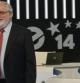 El candidato del PP, Arias Cañete, tras saludar a su contrincante en el debate, Elena Valenciano.