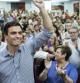 Pedro Sánchez (i), participa en un acto con militantes, esta tarde en la sede de UGT de Valencia