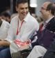 Pedro Sánchez e Iceta sonríen durante el congreso extraordinario del PSC.