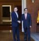 Mariano Rajoy y Artur Mas se saludan con frialdad en la puerta del Palacio de La Moncloa