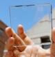 Prototipo de placa fotovoltaica transparente desarrollado por expertos de la Universidad Estatal de Michigan (EE.UU)
