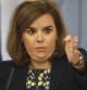 La vicepresidenta del Gobierno, Soraya Sáenz de Santamaría, da la palabra a un periodista durante una rueda de prensa posterior al Consejo de Ministros