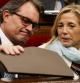 El presidente de la Generalitat, Artur Mas, junto a la vicepresidenta, Joana Ortega, al comienzo en el Parlament del pleno extraordinario que servirá para aprobar la Ley catalana de Consultas