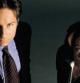 Los agentes Mulder y Scully, protagonistas de la serie de ciencia ficción 'Expediente X' que triunfó en los años 90