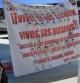 Cartel en protesta por la desaparición de 43 jovenes secuestrados por el cártel mexicano