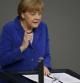 La canciller alemana, Angela Merkel, se dirige a los miembros del Bundestag