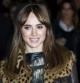 La modelo Suki Waterhouse ya causó sensación a principios de mes cambiando su melena rubia por el el tono castaño y ahora sorprende presentándose como un posible nuevo ángel del desfile de Victoria's Secret