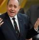 Alex Salmond se dirige al Parlamento escocés.