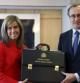 El nuevo ministro de Sanidad, Servicios Sociales e Igualdad, Alfonso Alonso, recibe la cartera de manos de su antecesora en el cargo, Ana Mato.