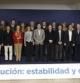 El presidente del Gobierno y del PP, Mariano Rajoy, ha posado en la foto de familia durante un acto celebrado hoy en la localidad segoviana de La Granja de San Ildefonso, al que ha asistido la cúpula de su partido, incluidos sus "barones" territoriales, para aprobar una declaración en favor de la vigencia de la Constitución.