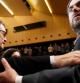 Artur Mas y Oriol Junqueras se saludan en la conferencia del líder de ERC en el Palau de Congressos