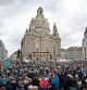 Concentración frente a la iglesia Frauenkirche de Dresde en contra de Pegida
