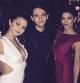 Selena Gómez posa junto a su actual pareja, el dj Zedd, y unos amigos