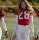 Lily Aldrige, Doutzen Kroes y Candice Swanepoel visten de 'quarterbacks' en una escena del 'spot' de Victoria's Secret para San Valentín