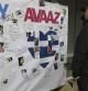 Acción electoral de la plataforma Avaaz, este sabado en una plaza céntrica de Atenas. En un gran panel en el que se puede leer "Votamos lo que nos dicta el corazón" hay colgadas fotografías y comentarios de transeúntes dispuestos a "dar la cara" y hacer frente a las "campañas del miedo que se han estado orquestando desde Europa, y en particular, en Alemania", según explicó a Efe Daniel Boese, uno de los organizadores.