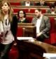 Alícia Sánchez Camacho pasa por delante del escaño del president, Artur Mas, en la se4sión de control al Govern.