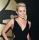 Miley Cyrus en la alfombra roja de los Grammy 2015