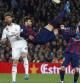 Gerard Piqué intenta marcar de chilena durante el clásico del pasado 22 de marzo