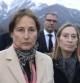 Las ministras de Fomento de Francia y España, Segolene Royal y Ana Pastor, en zona en que los servicios de rescate han situado su base para sus labores por el accidente de avión de Germanwings
