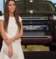 Ana Boyer, hija de Isabel Preysler, posa junto al Land Rover Discovery Sport