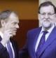 El presidente del Gobierno, Mariano Rajoy y el presidente del Consejo Europeo, Donald Tusk, antes de la reunión que mantuvieron en el Palacio de la Moncloa donde analizaron, entre otros asuntos, las perspectivas económicas de la UE, los pasos que se están dando hacia la unión energética y la colaboración contra el terrorismo yihadista .