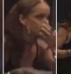 La cantante Rihanna, en un vídeo grabado durante el festival de Coachella e el que hace un gesto que parece indicar que acaba de consumir una raya de cocaína