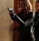 Adrianne Palicki y Nick Blood en 'Marvel's Agents of SHIELD'.