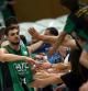 Los jugadores del FIATC Joventut celebran con su público el paso al Play-off en el Olímpic de Badalona