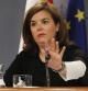 La vicepresidenta del Gobierno, Soraya Sáenz de Santamaría, atiende a los medios de comunicación en la rueda de prensa posterior al Consejo de Ministros
