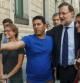 El presidente del Gobierno, Mariano Rajoy, accede a hacerse una selfie con unos simpatizantes.
