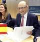 Cristobal Montoro, entre la secretaria de Estado de Presupuestos, Marta Currás, y el responsable de Administraciones Públicas, Antonio Beteta.