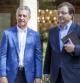 El lehendakari, Iñigo Urkullu (d), y el presidente de Extremadura, Guillermo FernándezVara, antes de la reunión que han mantenido en el palacio Ajuria Enea de Vitoria.