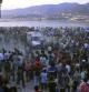 Inmigrantes y refugiados participan en una protesta en la isla de Lesbos, Grecia