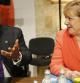 La canciller alemana, Angela Merkel, conversa con el presidente de la República de Ghana, John Dramani Maham durante la Cumbre de La Valeta