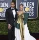 Jennifer Lopez y Alex Rodriguez posando en los Globos de Oro