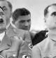 ¿Actuó Hess por su cuenta u obedeciendo 

a Hitler?

Nunca 

Rudolf Hess junto a Hitler en un acto del partido nazi en Múnich
