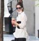 Katie Holmes con su estilismo relajado en Nueva York