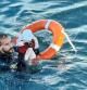 La conmovedora imagen del submarinista de la Guardia Civil rescatando a un bebé en Ceuta