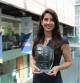 La Doctora Ingeniera Agrónoma Natalia Falagán con el premio nacional otorgado por el Reino Unido