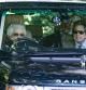 La reina Isabel II conduce su propio coche en Norkfol.