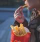 Un cliente de McDonald’s se hace viral al descubrir un truco para lograr patatas fritas gratis