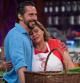 Paco León visita a su madre, Carmina Barrios, en 'MasterChef Celebrity'