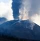 LV_Los altos niveles de azufre emitidos por el volcán obligan a confinar a 33.000 personas en La Palma