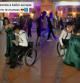 Los impresionantes pasos de baile de un joven en silla de ruedas que están arrasando en las redes