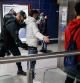 Un agente de la Guardia Civil cachea a un joven en un control para prevenir la violencia entre bandas juveniles, en la estación de metro de Arganda del Rey, a 11 de febrero de 2022, en Arganda del Rey, Madrid (España). Un total de 500 guardias civiles se han desplegado en varios barrios y municipios de Madrid en un plan preventivo contra las bandas juveniles violentas. La delegada del Gobierno en Madrid ha señalado hoy que la Guardia Civil no tiene detectada actividad de pandilleros en estos municipios, pero sí movimientos de ellos, ya que son accesibles a la capital a través de los medios de transportes.
11 DE FEBRERO DE 2022;MADRID;BANDAS;DELINCUENCIA;BANDAS LATINAS;ASESINATOS;CONTROL;SEGURIDAD;GUARDIA CIVIL
Alejandro Martínez Vélez / Europa Press
11/02/2022