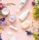 En plena obsesión por los ingredientes naturales es lógico que las flores, reivindiquen su papel como poderoso (y costoso) activo cosmético